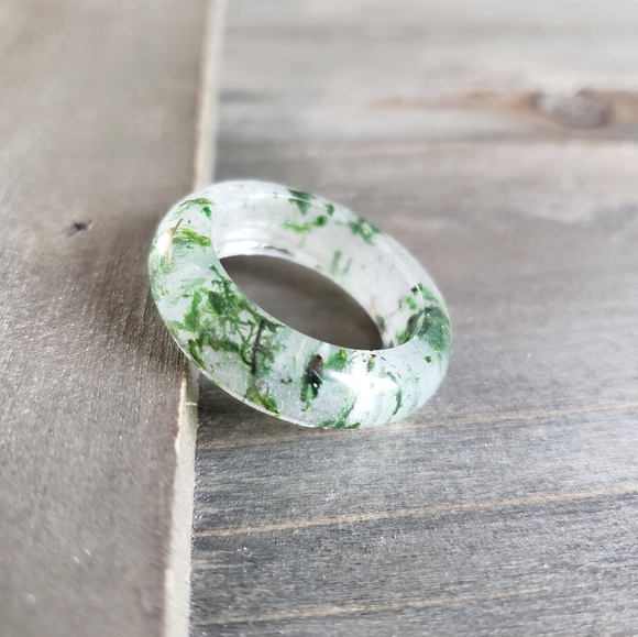 Moss Agate Resin Ring- Green Moss Resin Jewelry- Resin Rings- Dried Moss- Moss - Picture 5 of 10